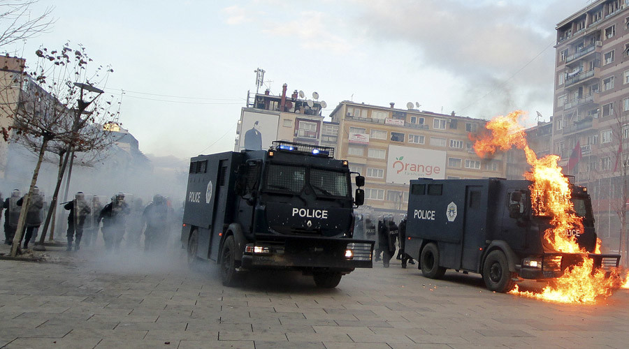 Protesters set Kosovo govt HQ on fire over deal with Serbia