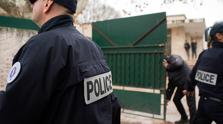 ‘For ISIS’: Machete-wielding Turkish student assaults Jewish teacher in France