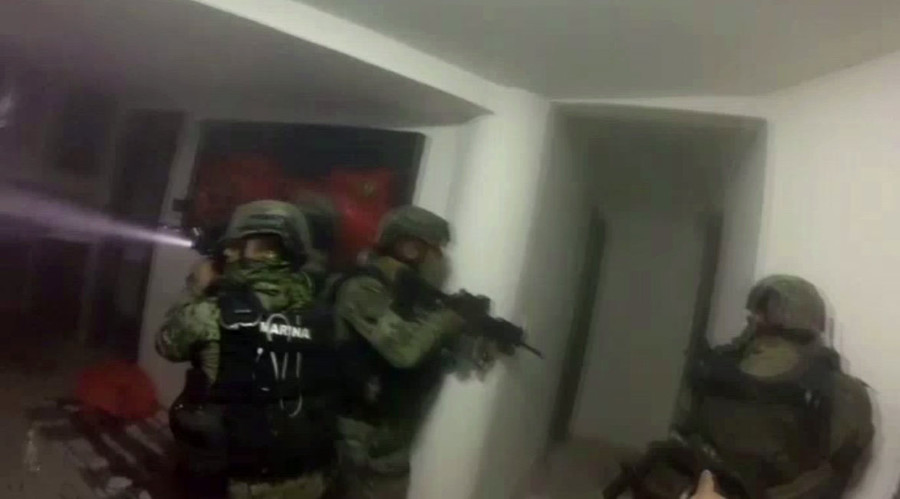 Real-time takedown: Helmet cam shows blasts & gunshots in blockbuster-style El Chapo police raid