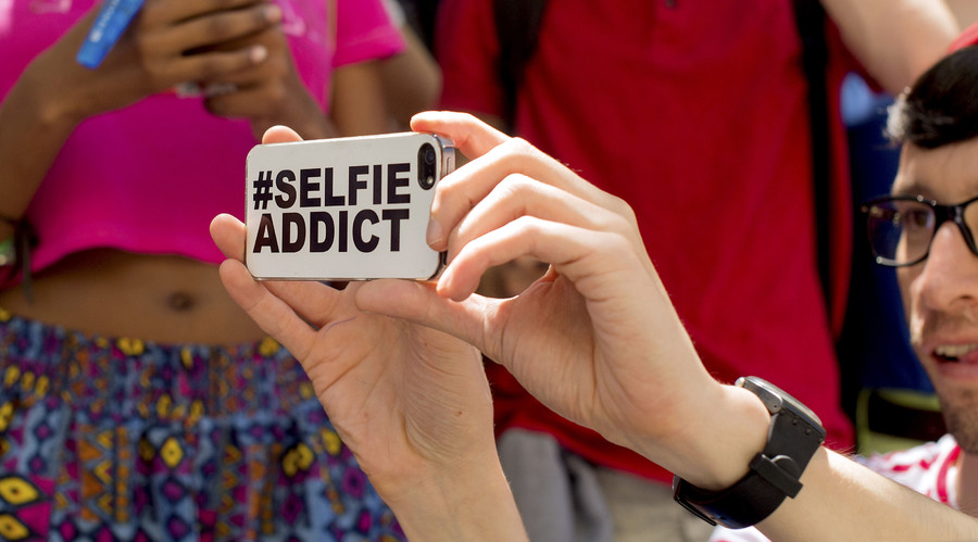 Kill shots: Mumbai identifies ‘no selfie’ zones after people die while taking photos