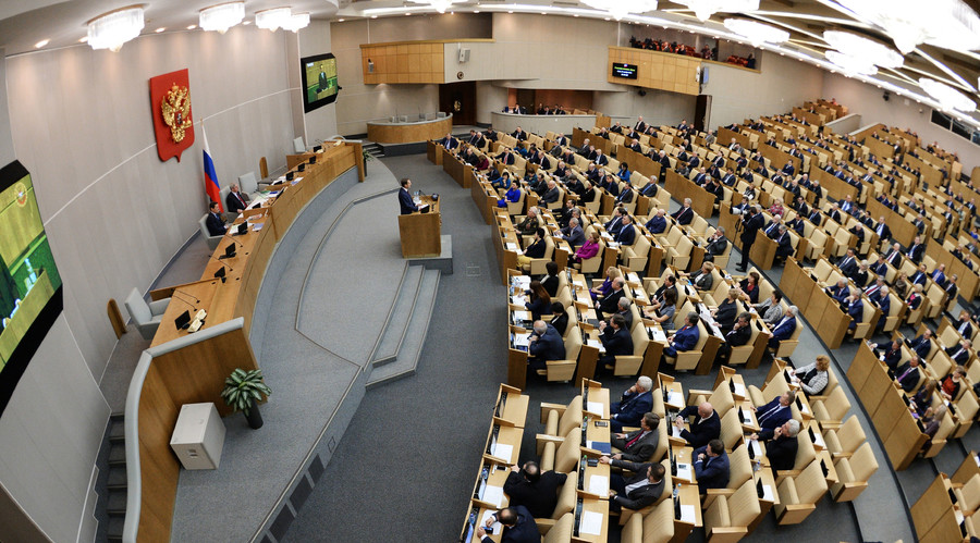 Opposition parties draft bills banning civil servants’ relatives from business activities