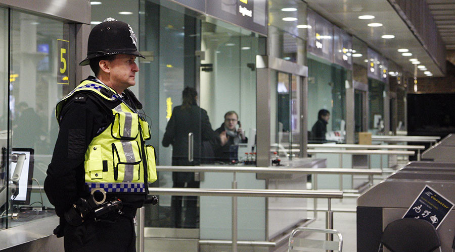 Small boats & aircraft arriving in Britain unchecked, Border Force says