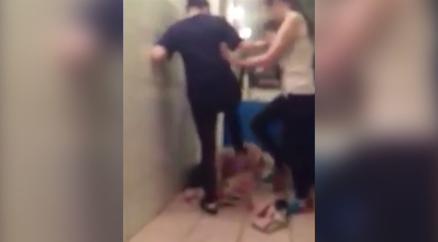 ‘She’ll kick you to death’: Teens brutally beat up 16yo in Russia ‘for lice’ while filming attack