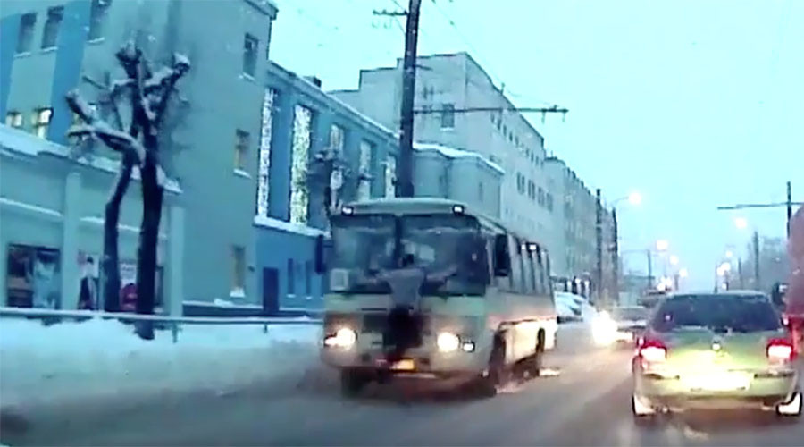 Die hard: Russian throws himself at bus in suicide attempt, goes back to work (VIDEO)