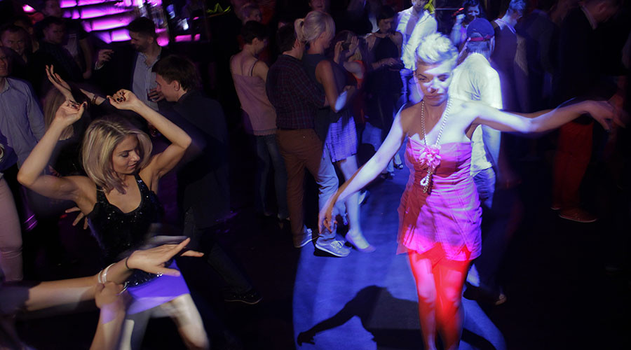 Danish nightspots bar migrants by introducing ‘language controls’