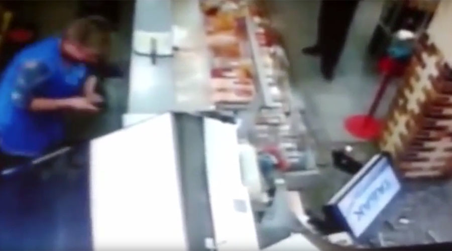 Not today, Death! Worker avoids shop shelf crush (VIDEO)