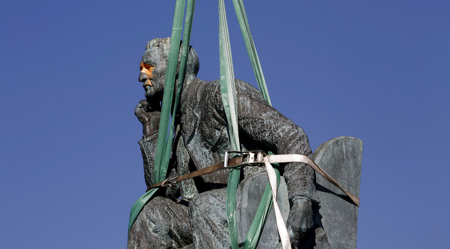 Rhodes must fall: Oxford students vote out imperialist statue