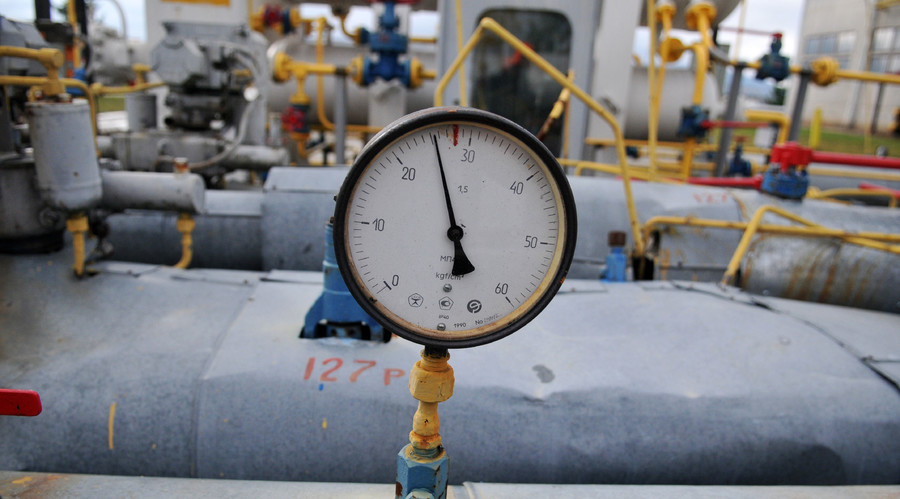 Crimea turns on gas supply to freezing Ukrainian town