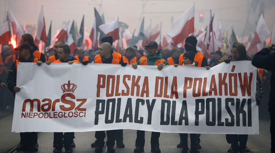 Polish towns torpedo plans for refugee centers