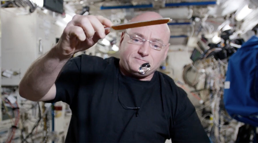 Table tennISS! Liquid ping pong in 4K on space station (VIDEO)