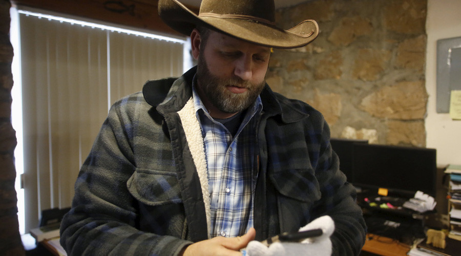 Oregon militia leader Ammon Bundy has begun talks with FBI