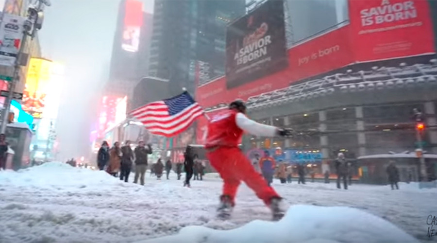 YouTuber snowboards through NYC despite police order, the result is magic (VIDEO)