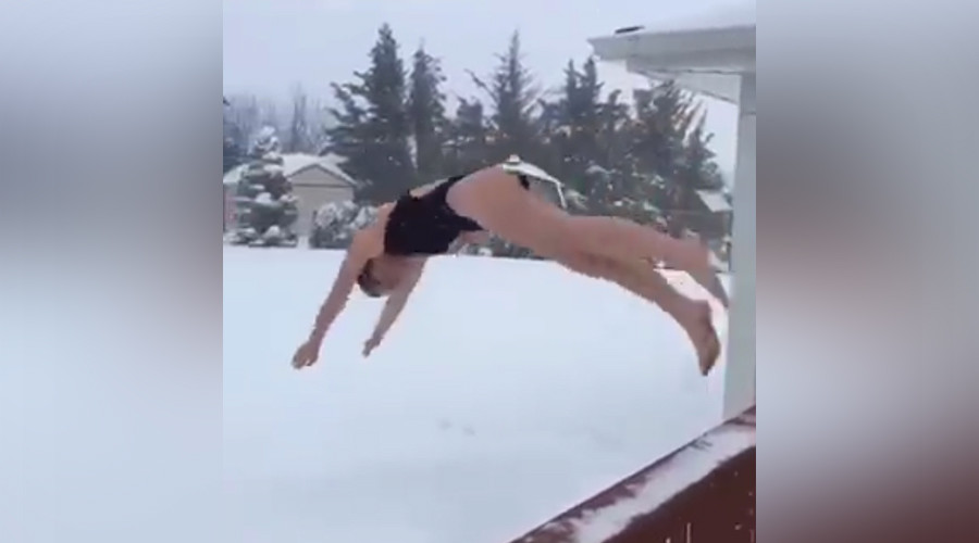 Jonas high jinks: #snowmageddon2016 daredevil divers slammed for 'nonsense' (VIDEO)