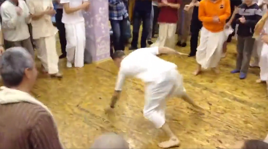 Hare hip-hop: Krishna b-boy breakdance vid breaking internet (VIDEOS)