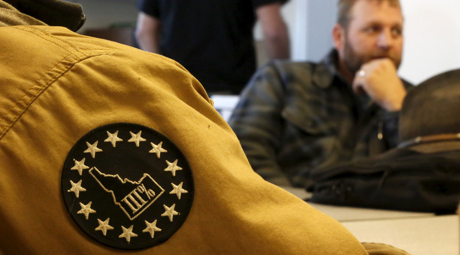 Neighboring sheriff endorses Oregon militants as they negotiate withdrawal with Feds