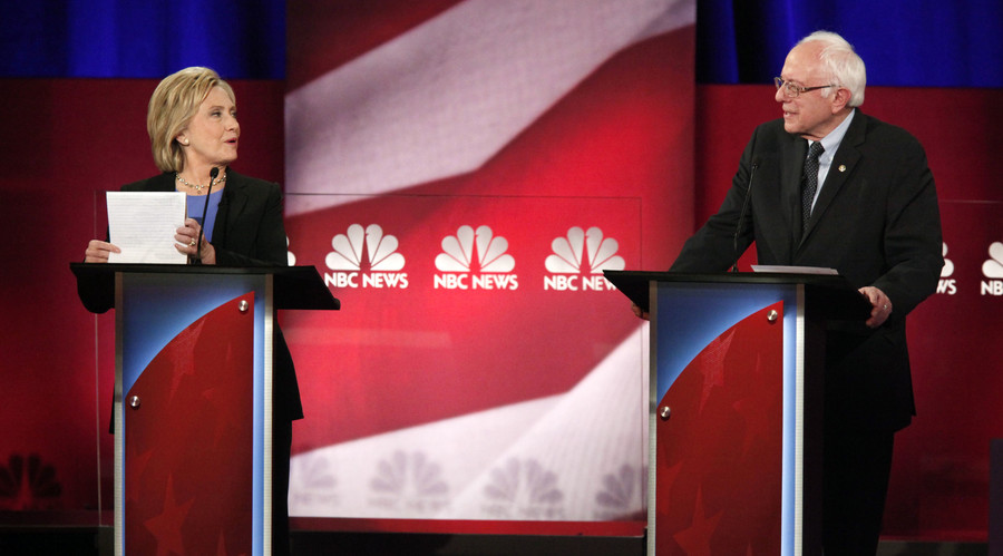 Clinton, Sanders make final pitch at Democratic town hall debate before Iowa votes