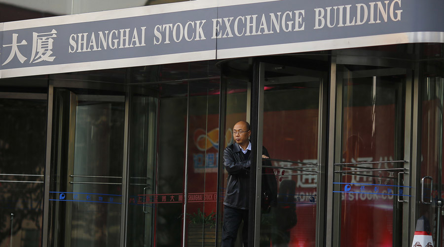 Chinese stocks tumble over capital outflow concerns