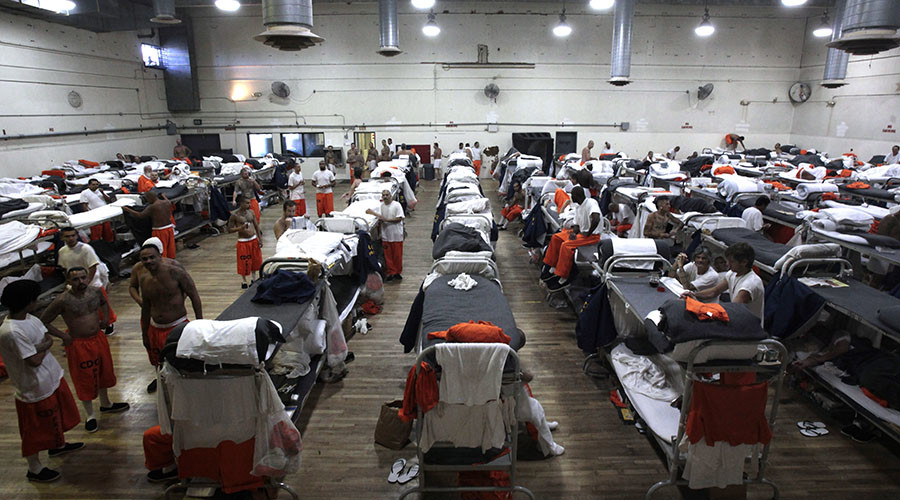 Human Rights Watch report finds US violations, signs of reform in criminal justice