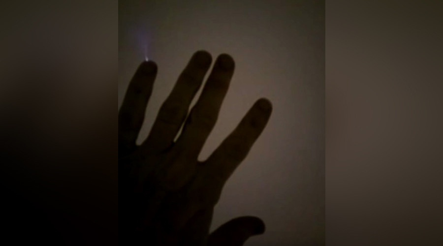 Rare ‘St. Elmo's fire’ phenomenon captured on frozen lake (VIDEO)