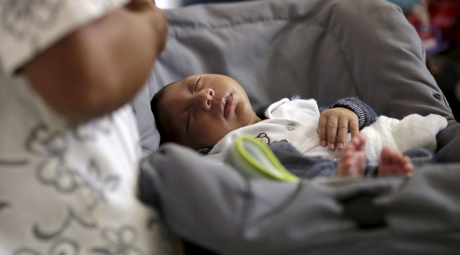 WHO says Zika ‘spreading explosively’ & 4mn may be infected, while ‘no vaccine expected for years’