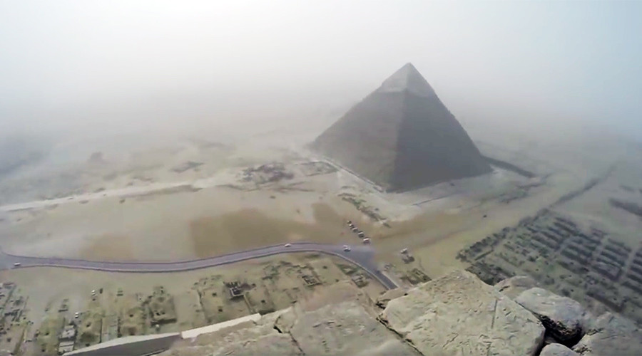 Pyramid scheme: German teenager climbs ancient Giza landmark – and films the whole thing (VIDEO)