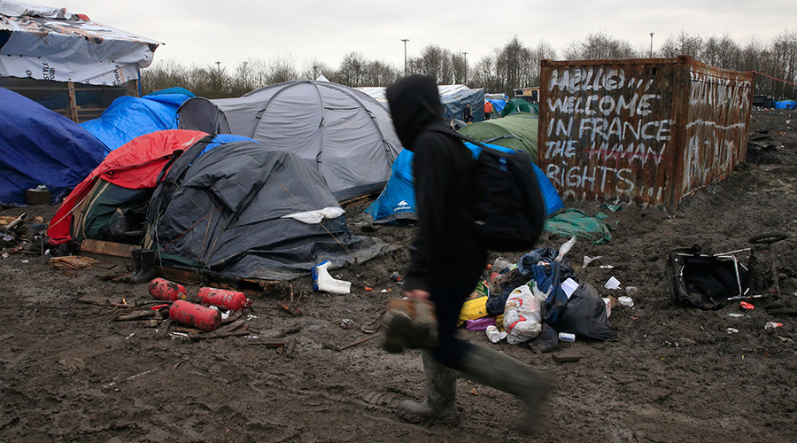 Amnesty: ‘UK must allow refugees with family into country’