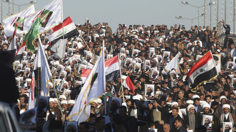 Supporters of Shi'ite cleric Moqtada al-Sadr protest against the execution of Shi'ite Muslim cleric Nimr al-Nimr in Saudi Arabia, during a demonstration in Najaf, Iraq January 4, 2016. © Alaa al-Marjani