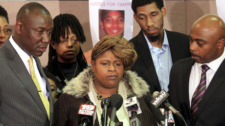 Samaria Rice (C), the mother of Tamir Rice. © Aaron Josefczyk