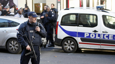 An armed French policeman © Charles Platiau