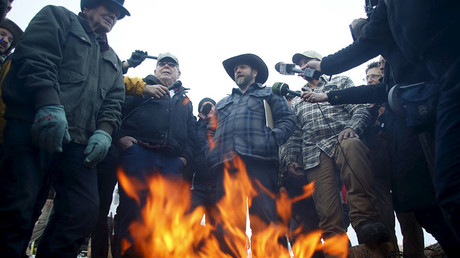 Ammon Bundy (C) meets with supporters and the media at Malheur National Wildlife Refuge near Burns, Oregon, January 7, 2016. © Jim Urquhart