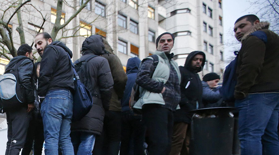 German mayor says schoolgirls shouldn't walk near refugee center to avoid sexual harassment (VIDEO)