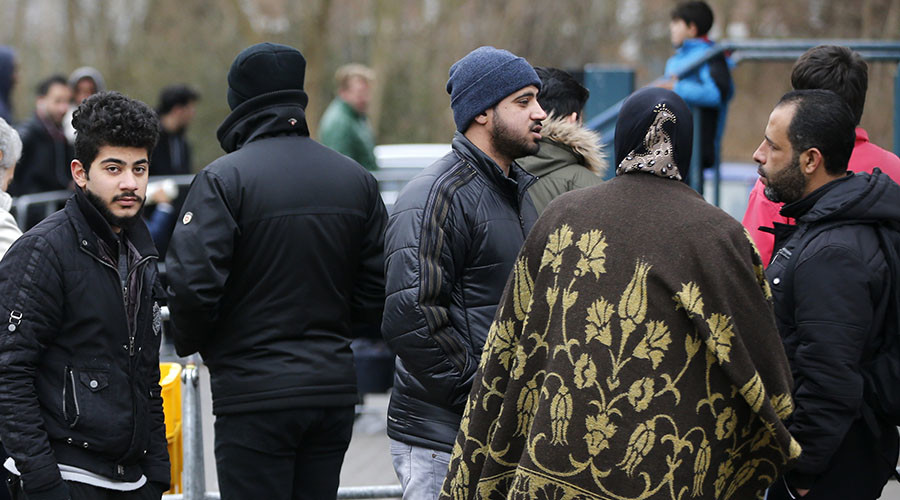 Merkel cabinet agrees to fast-track asylum requests, restrict family reunifications