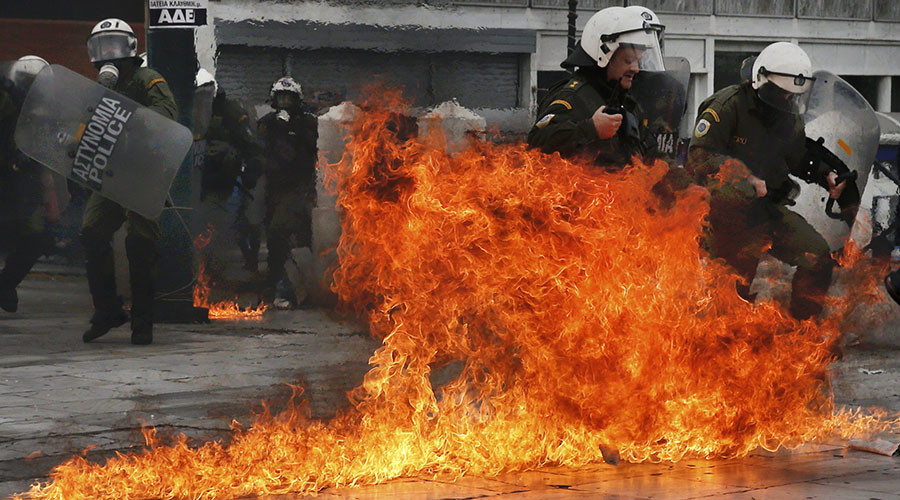 Tear gas, Molotov cocktails deployed during general strike in Greece (VIDEOS, PHOTOS)