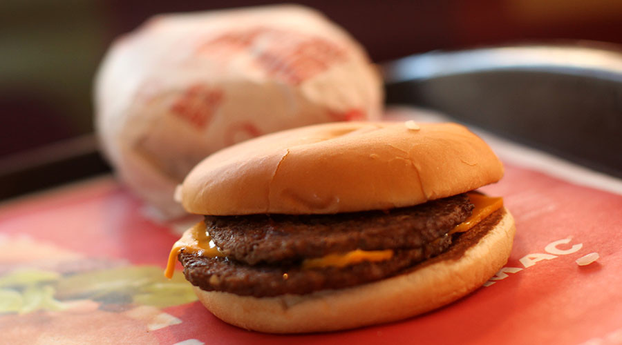 Man dies trying to swallow whole cheeseburger in one bite