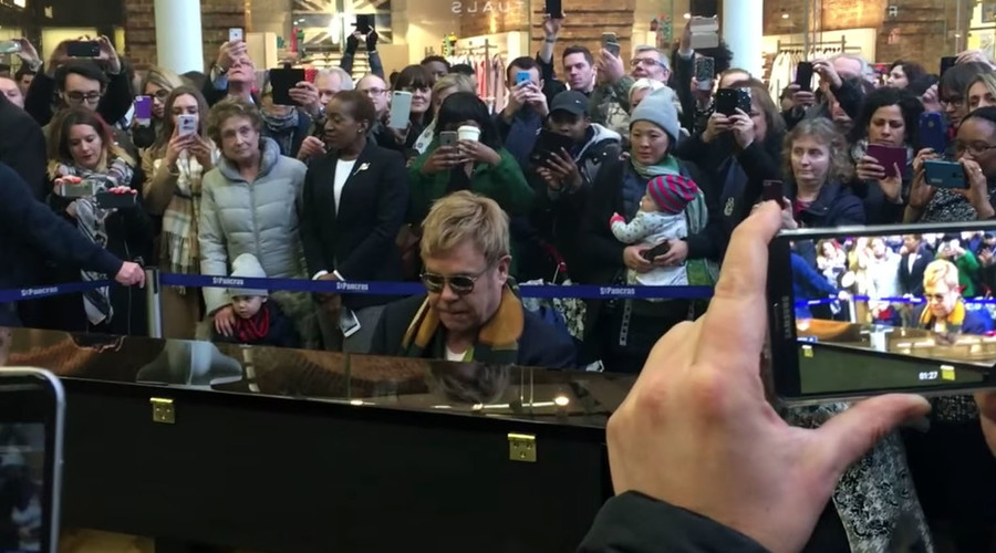 Surprise! Sir Elton John plays piano in London station (VIDEO)