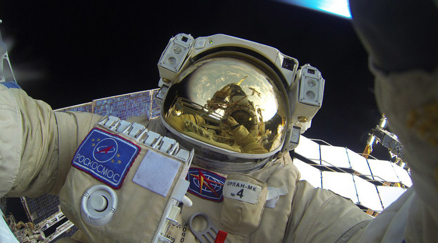 Russian cosmonaut finds time for selfie while on spacewalk (PHOTOS)