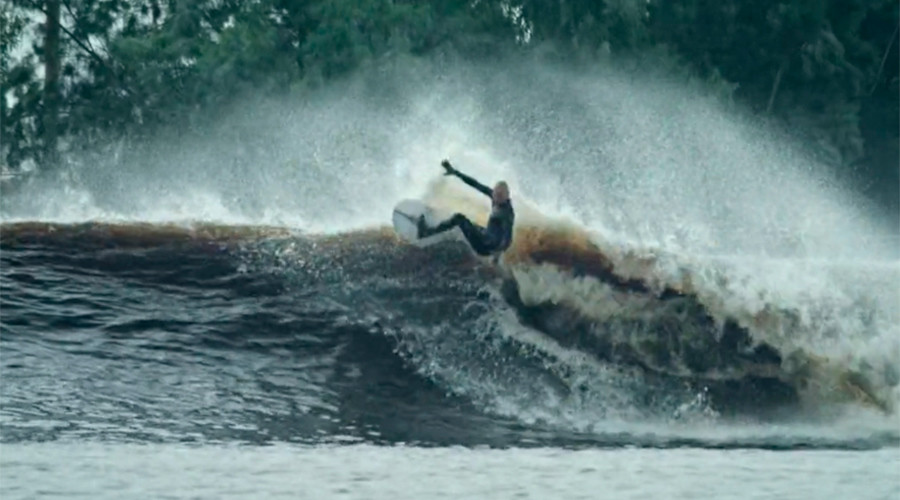 Surfing legend Slater presents ‘eco-friendly’ solar powered wave pool (VIDEO)
