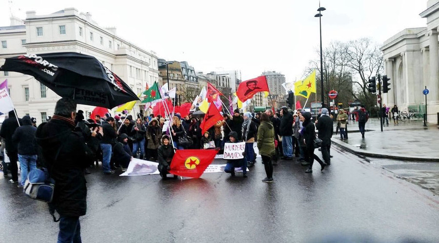 Kurds block Hyde Park Corner to protest Turkish airstrikes