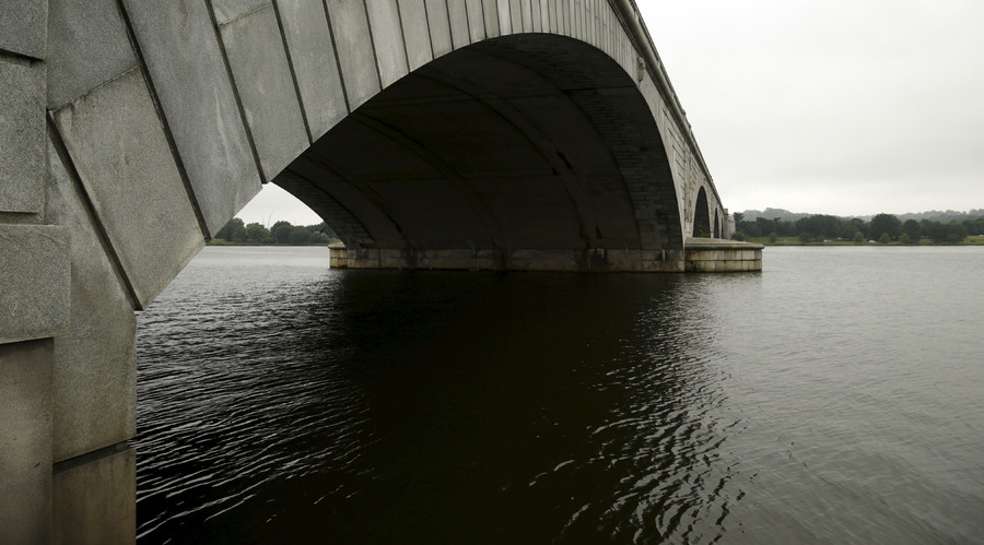 Coast Guard to use dye to investigate mysterious oil spill coating Potomac River