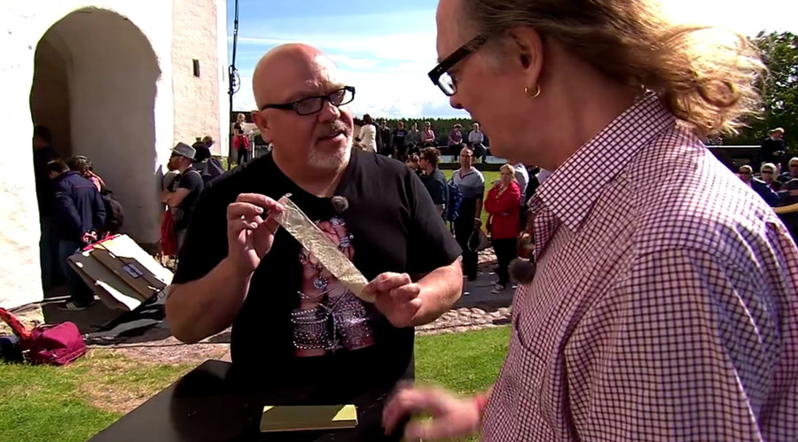Antique condom roadshow: Collector brings 86yo prophylactic to TV show