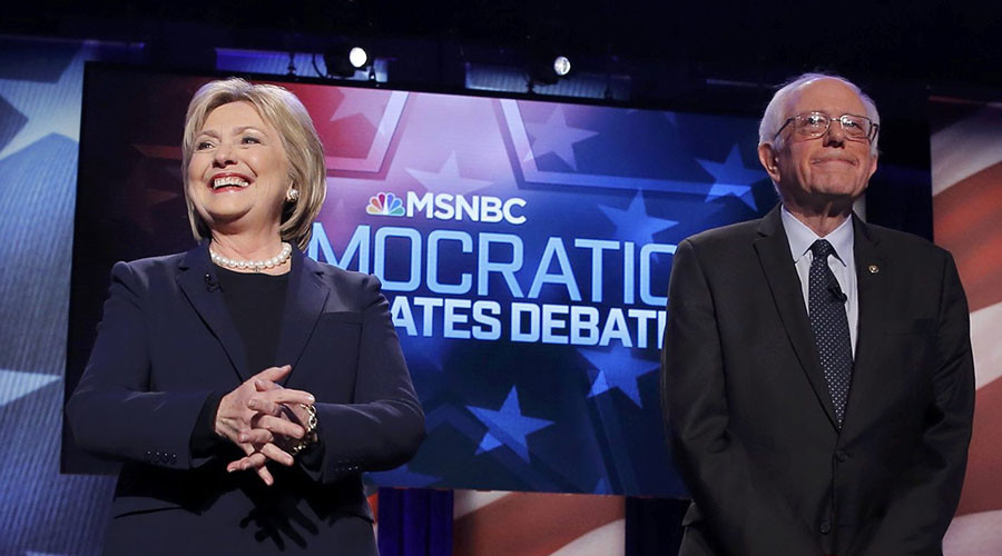 Democratic U.S. presidential candidates Hillary Clinton (L) and Bernie Sanders. © Carlo Allegri