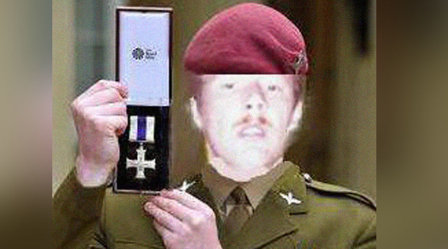 Worst Photoshop ever exposes phony soldier