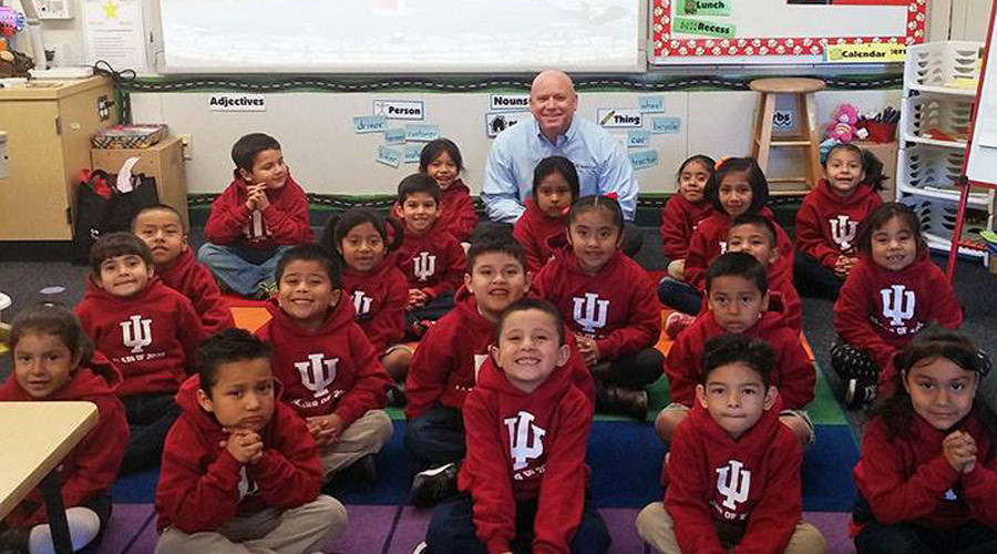 Kindergarten Hero: Navy veteran pledges $1mn towards college education of 26 kids