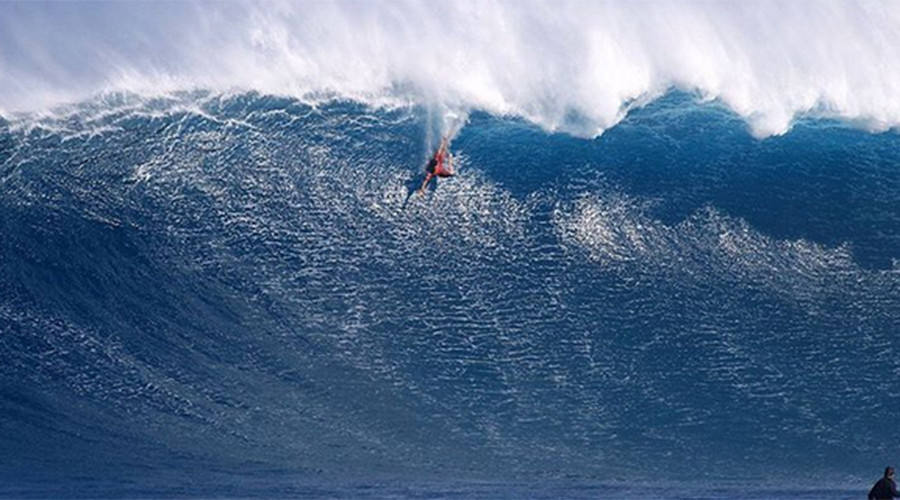 Surfer-turned-body-boarder takes dramatic fall off monster wave (VIDEO)