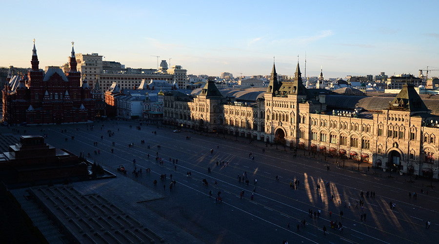 Major Moscow shopping malls evacuated over bomb threats – sources