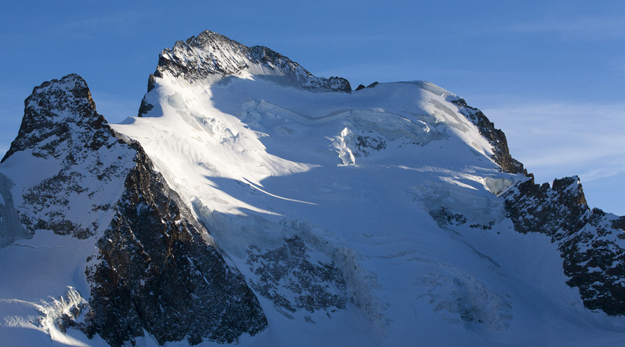 At least 1 killed as avalanche swallows houses in Russia’s Arctic town (VIDEO)