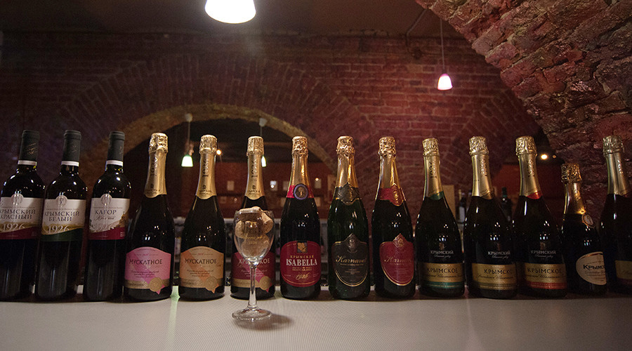 France to 'make an effort' to lift anti-Russian sanctions if Russians give up champagne & cognac