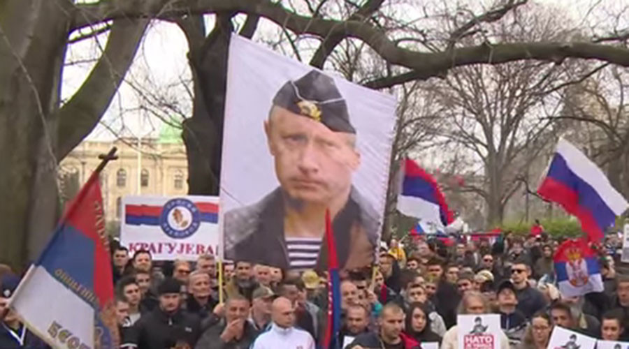 Serbs protest government’s NATO deal, call to Russia for help