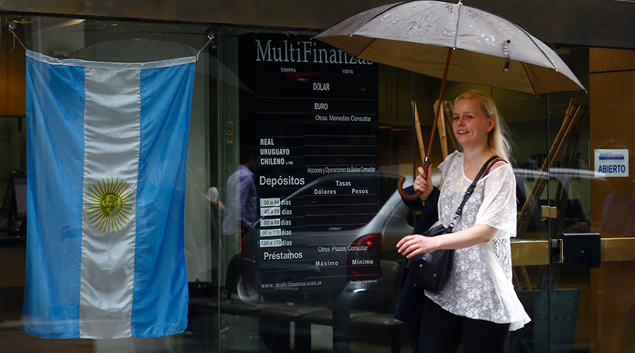 Argentina settles dispute with five bondholders