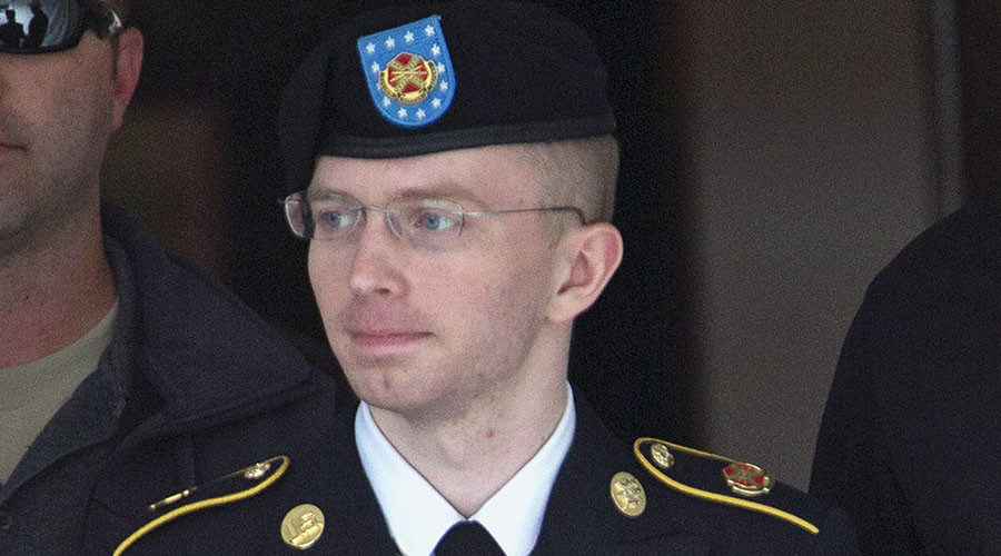 Chelsea Manning’s mail censored over ‘US copyright law,’ EFF cries foul